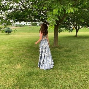 Meet your Posher, Chloe